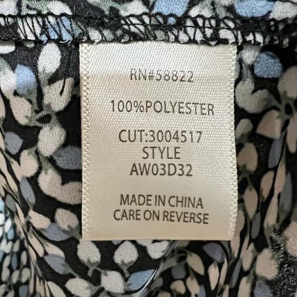 💙NWT Max Studio Blouse - Picture 3 of 3